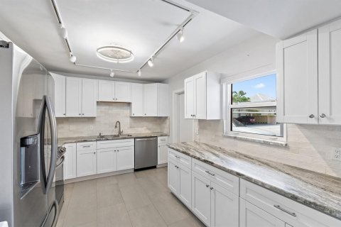 Condo in Jupiter, Florida, 3 bedrooms № 2177551 - photo 3