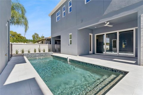 Villa ou maison à vendre à Orlando, Floride: 6 chambres, 345.88 m2 № 2400108 - photo 4