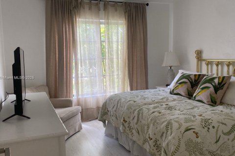 Condo in Bal Harbour, Florida, 3 bedrooms № 1957568 - photo 10