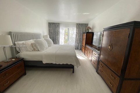 Condo in Bal Harbour, Florida, 3 bedrooms № 1957568 - photo 6