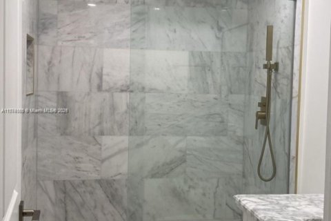 Condo in Bal Harbour, Florida, 3 bedrooms № 1957568 - photo 12