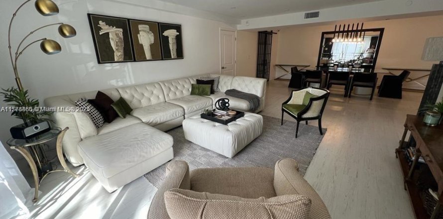 Condo in Bal Harbour, Florida, 3 bedrooms № 1957568