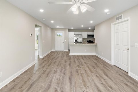 Casa en venta en Frostproof, Florida, 3 dormitorios, 106.37 m2 № 1913140 - foto 3