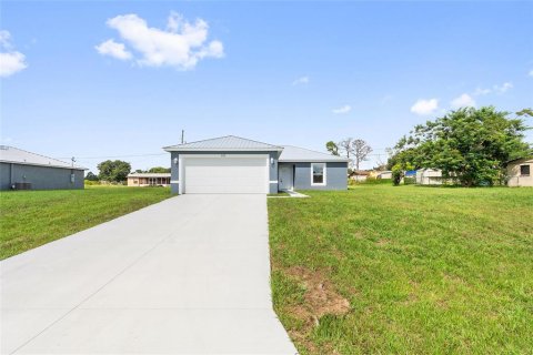 Casa en venta en Frostproof, Florida, 3 dormitorios, 106.37 m2 № 1913140 - foto 1