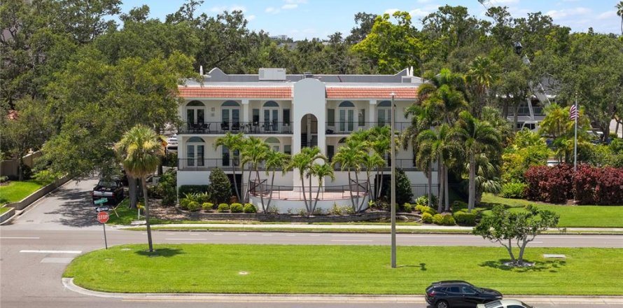 Condo à Tampa, Floride, 3 chambres  № 2415564