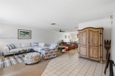 Condo in Coral Springs, Florida, 3 bedrooms  № 2066908 - photo 4