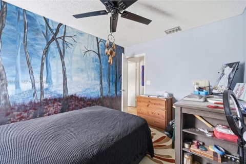 Condo in Coral Springs, Florida, 3 bedrooms  № 2066908 - photo 21