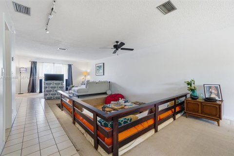 Condo in Coral Springs, Florida, 3 bedrooms  № 2066908 - photo 8
