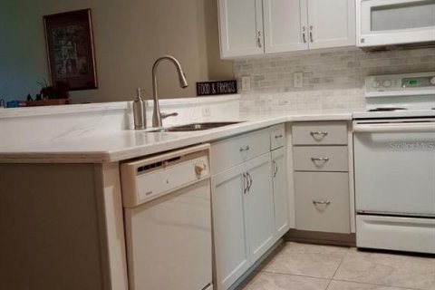 Villa ou maison à louer à Kissimmee, Floride: 3 chambres, 115.66 m2 № 1809995 - photo 4