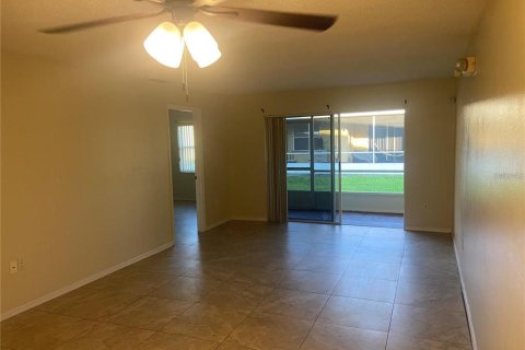 Villa ou maison à louer à Kissimmee, Floride: 3 chambres, 115.66 m2 № 1809995 - photo 5