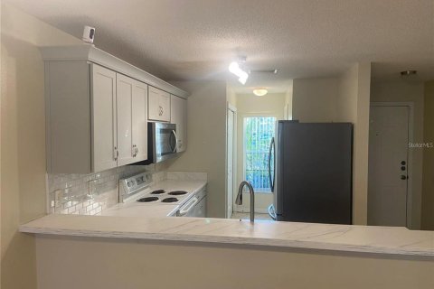 Villa ou maison à louer à Kissimmee, Floride: 3 chambres, 115.66 m2 № 1809995 - photo 6