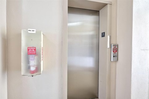 Condominio en alquiler en Largo, Florida, 1 dormitorio, 79.9 m2 № 1750771 - foto 25