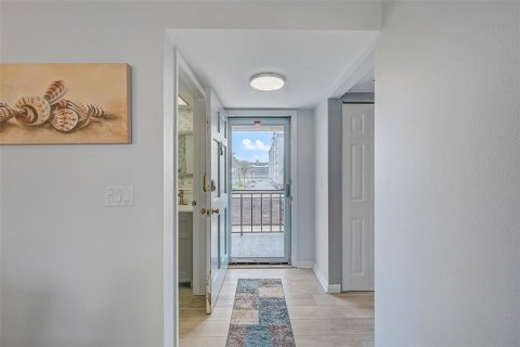 Condominio en alquiler en Largo, Florida, 1 dormitorio, 79.9 m2 № 1750771 - foto 2