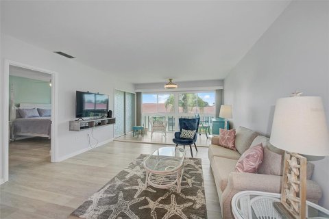 Condominio en alquiler en Largo, Florida, 1 dormitorio, 79.9 m2 № 1750771 - foto 7