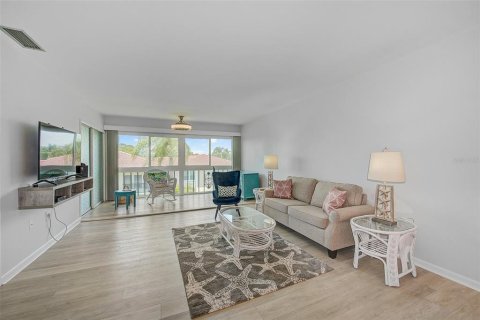 Condominio en alquiler en Largo, Florida, 1 dormitorio, 79.9 m2 № 1750771 - foto 6