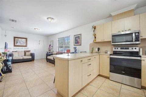 Propiedad comercial en venta en Miami, Florida, 184.5 m2 № 2007635 - foto 6