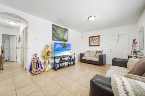 Propiedad comercial en venta en Miami, Florida, 184.5 m2 № 2007635 - foto 3