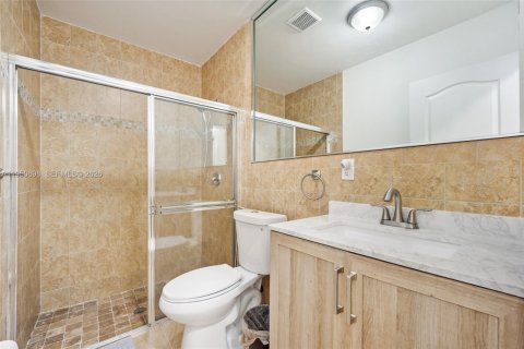 Propiedad comercial en venta en Miami, Florida, 184.5 m2 № 2007635 - foto 15