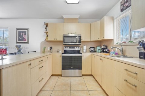 Propiedad comercial en venta en Miami, Florida, 184.5 m2 № 2007635 - foto 7