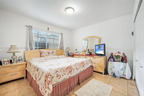 Propiedad comercial en venta en Miami, Florida, 184.5 m2 № 2007635 - foto 11