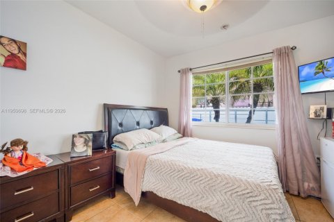 Propiedad comercial en venta en Miami, Florida, 184.5 m2 № 2007635 - foto 9