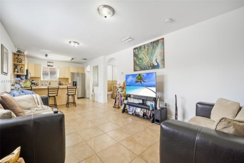 Propiedad comercial en venta en Miami, Florida, 184.5 m2 № 2007635 - foto 2