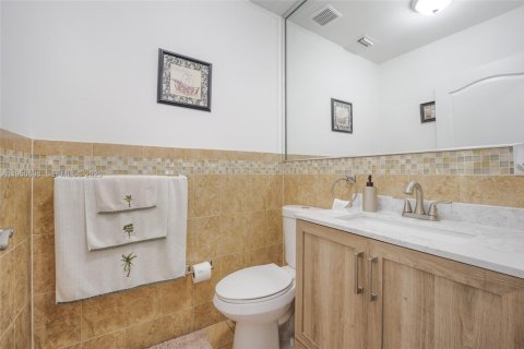 Propiedad comercial en venta en Miami, Florida, 184.5 m2 № 2007635 - foto 8