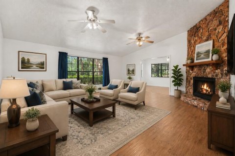 Villa ou maison à vendre à Brandon, Floride: 3 chambres, 162.39 m2 № 2390847 - photo 4