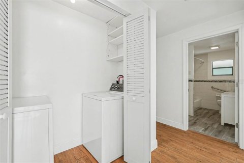 Villa ou maison à vendre à Brandon, Floride: 3 chambres, 162.39 m2 № 2390847 - photo 14