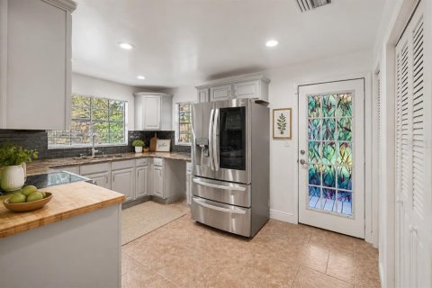 Villa ou maison à vendre à Brandon, Floride: 3 chambres, 162.39 m2 № 2390847 - photo 7