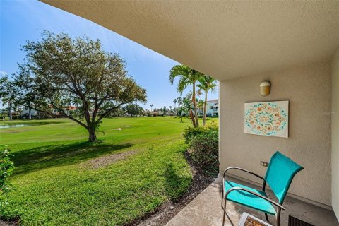 Condo in Saint Petersburg, Florida, 2 bedrooms  № 1084829 - photo 21
