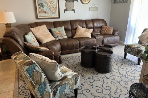 Condo in Saint Petersburg, Florida, 2 bedrooms  № 1084829 - photo 11
