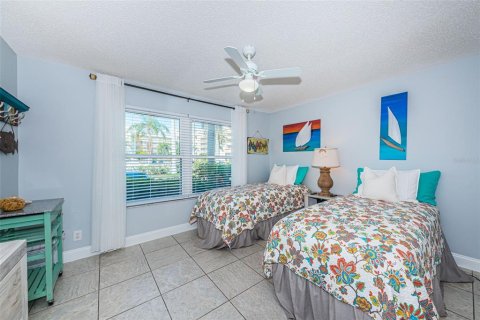 Condo in Saint Petersburg, Florida, 2 bedrooms  № 1084829 - photo 18