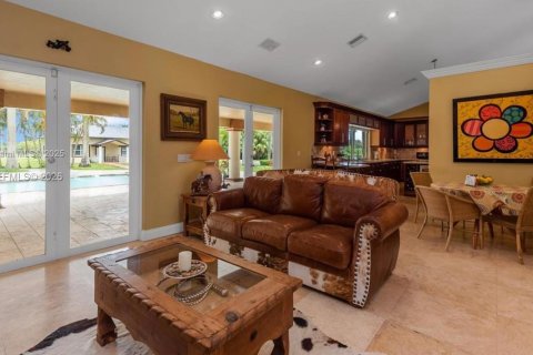 Villa ou maison à vendre à Miami, Floride: 7 chambres, 403.47 m2 № 2152541 - photo 12