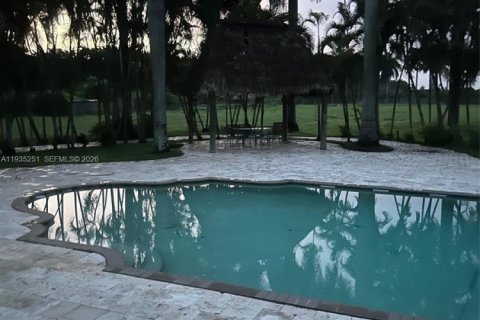 Villa ou maison à vendre à Miami, Floride: 7 chambres, 403.47 m2 № 2152541 - photo 6
