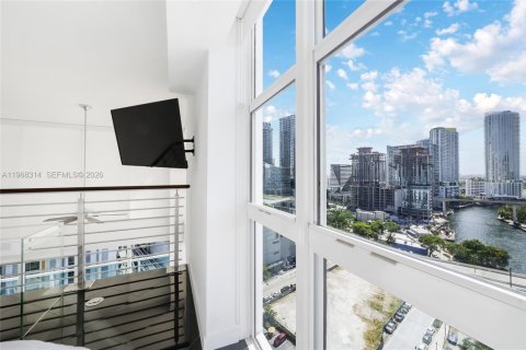 Condo in Miami, Florida, 2 bedrooms  № 2030422 - photo 26