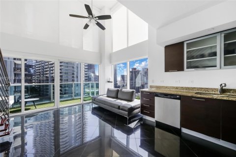 Condo in Miami, Florida, 2 bedrooms  № 2030422 - photo 7