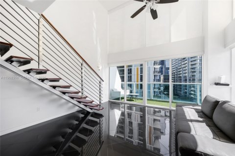 Condo in Miami, Florida, 2 bedrooms  № 2030422 - photo 11