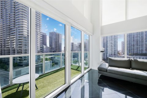 Condo in Miami, Florida, 2 bedrooms  № 2030422 - photo 5