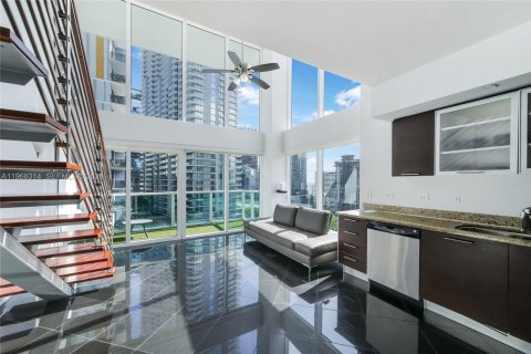 Condo in Miami, Florida, 2 bedrooms  № 2030422 - photo 8