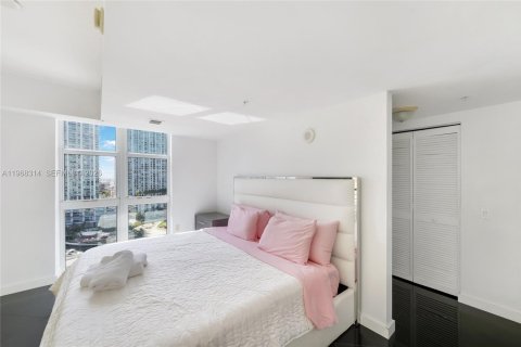 Condo in Miami, Florida, 2 bedrooms  № 2030422 - photo 29