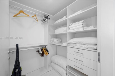 Copropriété à louer à Miami, Floride: 1 chambre, 74.23 m2 № 2385083 - photo 6