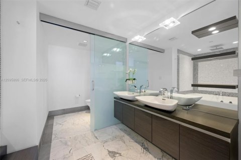 Copropriété à louer à Miami, Floride: 1 chambre, 74.23 m2 № 2385083 - photo 9