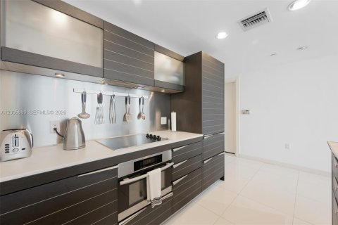 Copropriété à louer à Miami, Floride: 1 chambre, 74.23 m2 № 2385083 - photo 3