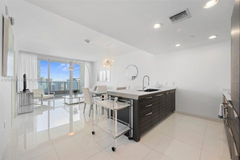 Copropriété à louer à Miami, Floride: 1 chambre, 74.23 m2 № 2385083 - photo 2