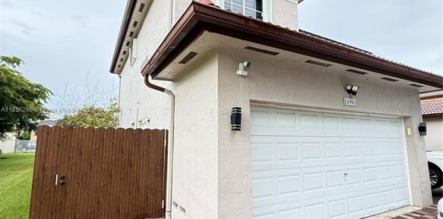 Immobilier commercial à Miami, Floride 1 chambre, 192.96 m2 № 1878464