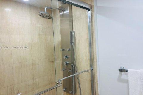 Condominio en alquiler en Miami Beach, Florida, 2 dormitorios, 89.19 m2 № 2076998 - foto 8