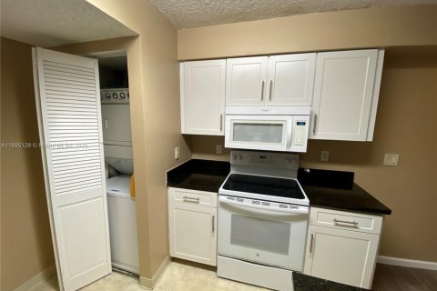Copropriété à louer à Sunrise, Floride: 1 chambre, 70.33 m2 № 1947212 - photo 4