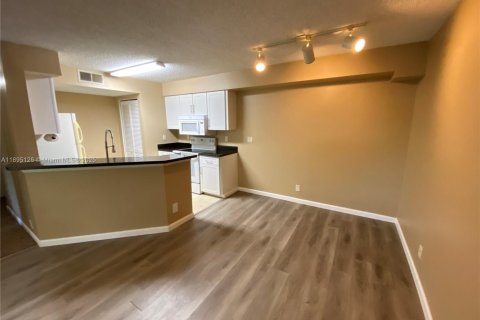 Copropriété à louer à Sunrise, Floride: 1 chambre, 70.33 m2 № 1947212 - photo 2