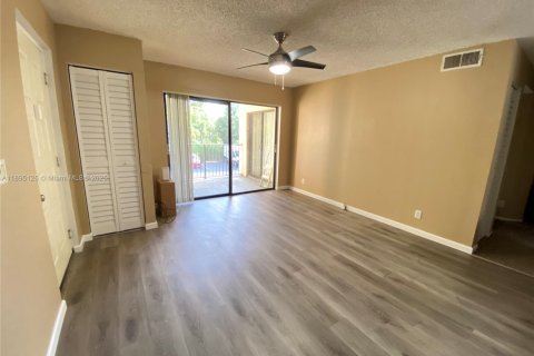 Copropriété à louer à Sunrise, Floride: 1 chambre, 70.33 m2 № 1947212 - photo 1